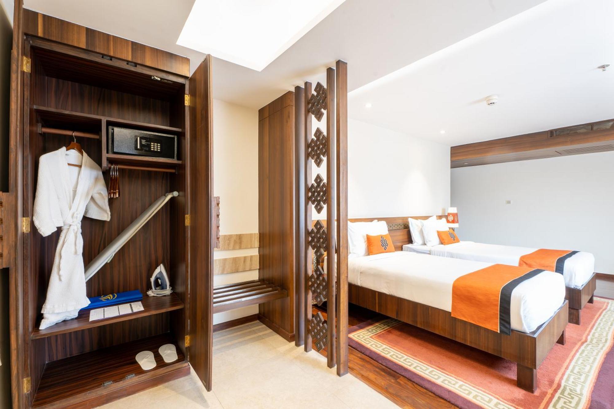 Ramada By Wyndham Kathmandu Dhumbarahi Hotel Exterior photo